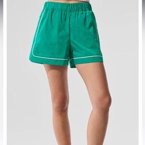 ALO Yoga Green Athletic Shorts with Elastic Waistband